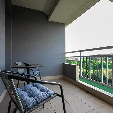 Lägenhet Moraca Three Bedroom Podgorica